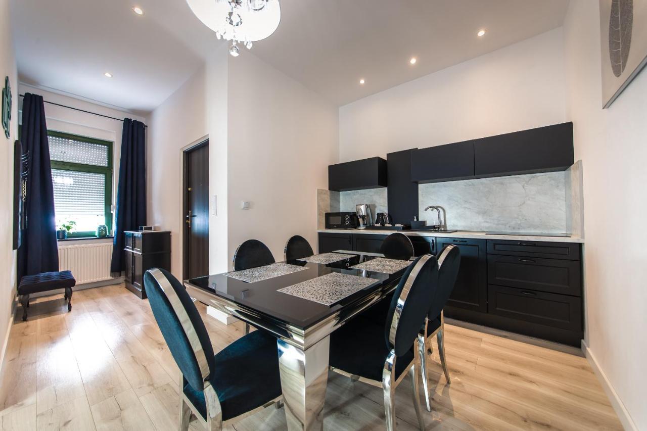 Moonlight Apartament Zielona Góra Exteriör bild