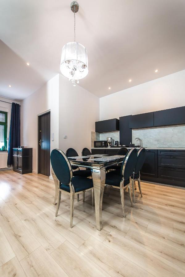 Moonlight Apartament Zielona Góra Exteriör bild